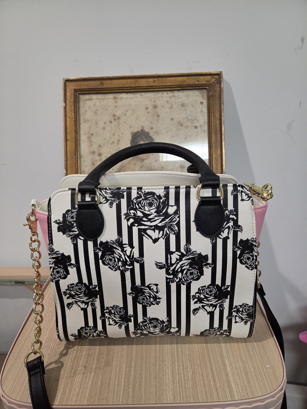 Betsey Johnson NWOT Black White  Deco Floral Satchel With Pink Bow - Picture 4 of 8